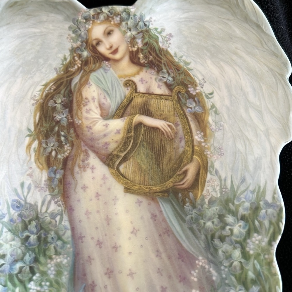 NWOT Set of 9 symphony of Angels Wall Hanging Plates. - Picture 6 of 12